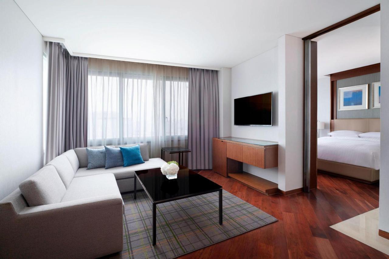 Courtyard By Marriott Seoul Times Square Hotel Exterior foto