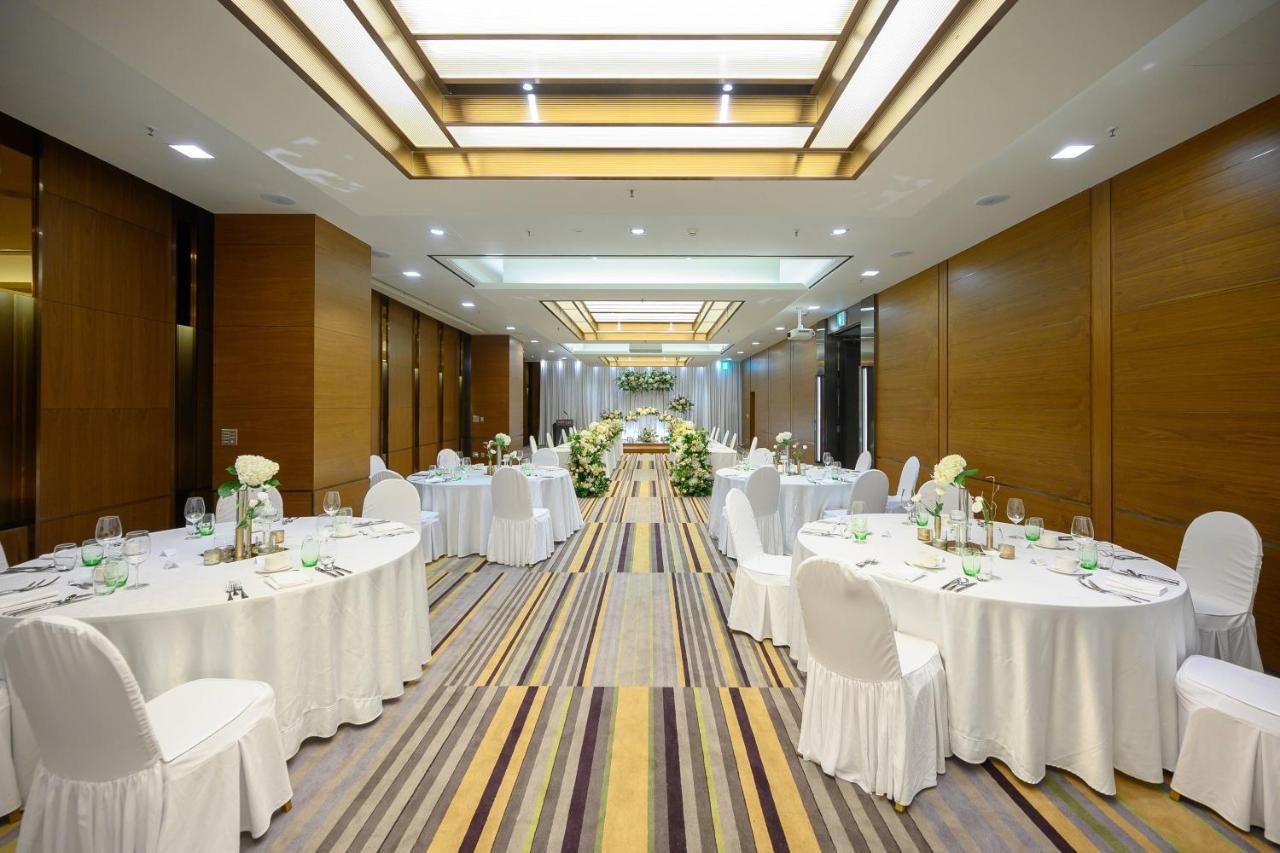 Courtyard By Marriott Seoul Times Square Hotel Exterior foto